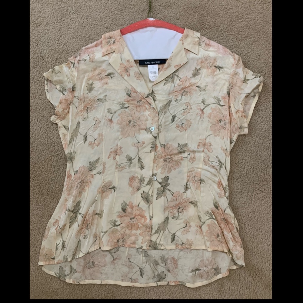 Light Floral Button-up top by Jones New York Sz 10